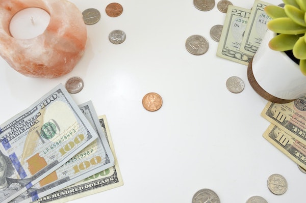 how to start your first blog and use affiliate marketing